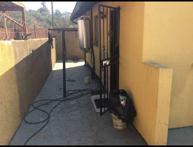 2 BEDROOM HOUSE FOR SALE IN ALEXANDRA
